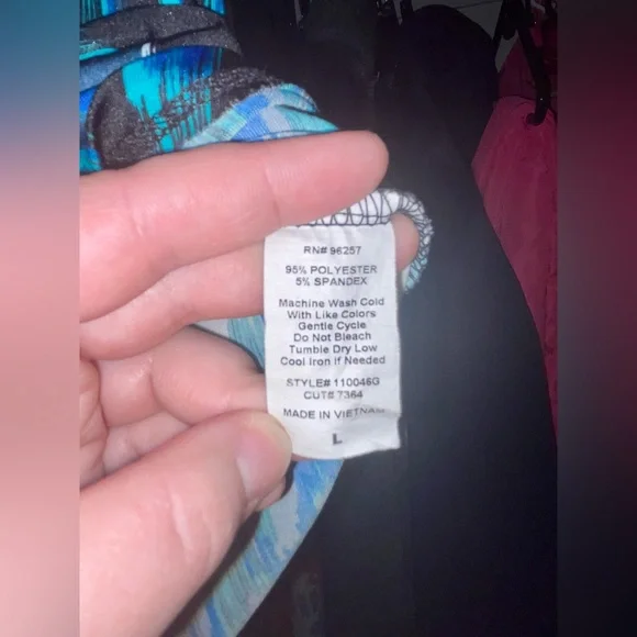 PerSeption Concept Abstract Top - Blue/Green/White/Black - Size Large - Picture 8 of 11